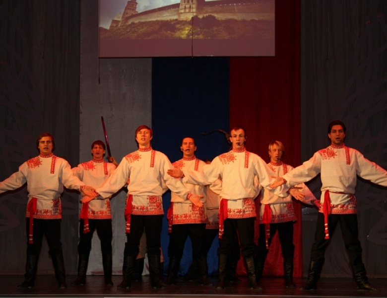 День героев Отечества отметили в АГКЦ праздничным концертом