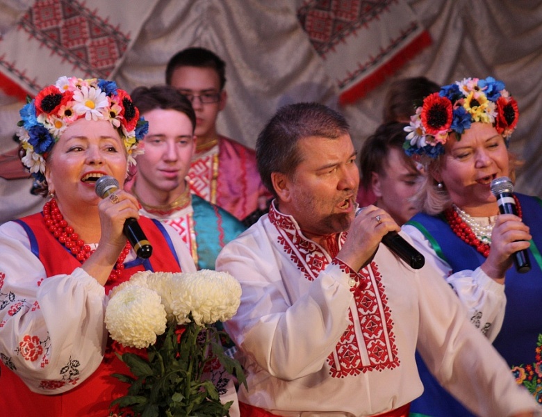 На сцене АГКЦ состоялся праздничный концерт Украинской автономии